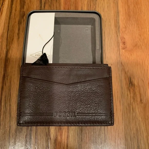 New with Tags and in Metal Box Fossil Leather Card Case With RFID Lining Brown - Picture 1 of 9